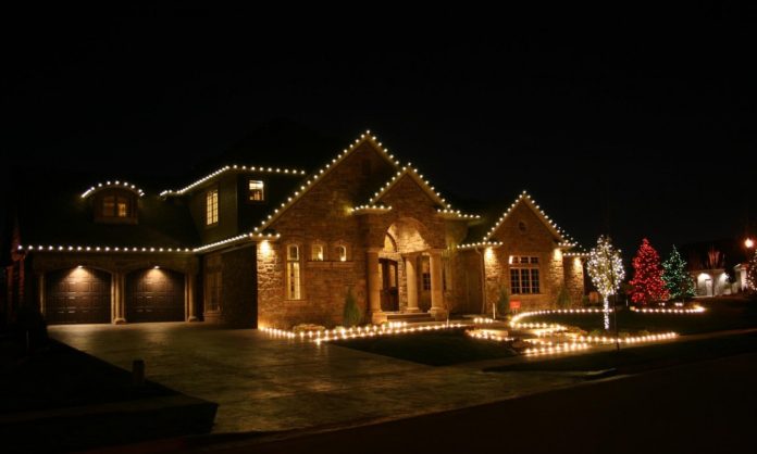  Christmas light installation in Chesapeake